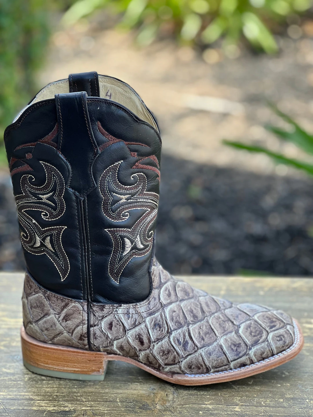 Guadalajara Western Wear Pirarrucu Print Desert Off White Wide Square Toe Cowboy Boots 5 Guadalajara Western Wear Pirarrucu Print Desert Off White Wide Square Toe Cowboy Boots