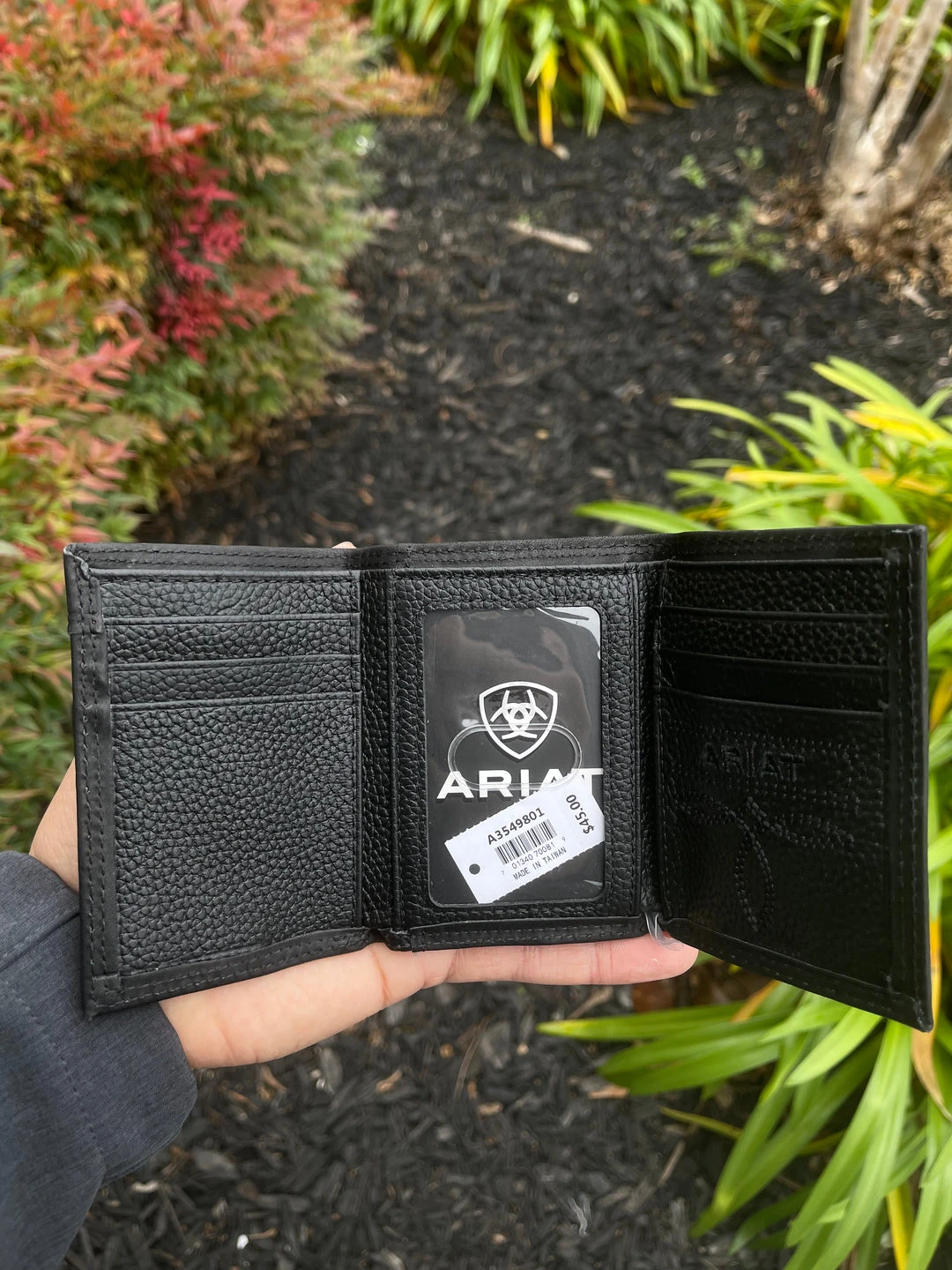 Guadalajara Western Wear Accessories Ariat Mens Black/Silver Tri-Fold Case 4 Guadalajara Western Wear Accessories Ariat Mens Black/Silver Tri-Fold Case