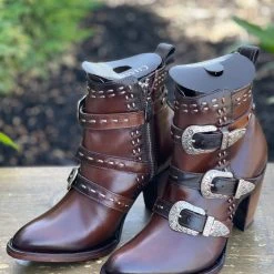 Guadalajara Western Wear Cuadra Saltillo Golden Leather Ankle Boot