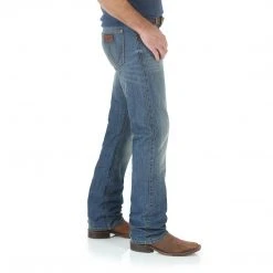 Guadalajara Western Wear Wrangler Retro® Limited Edition Slim Straight Jean